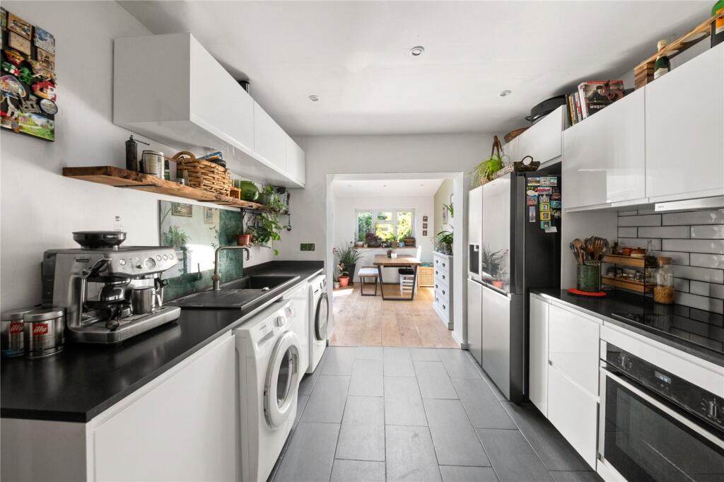 House in London - View 3