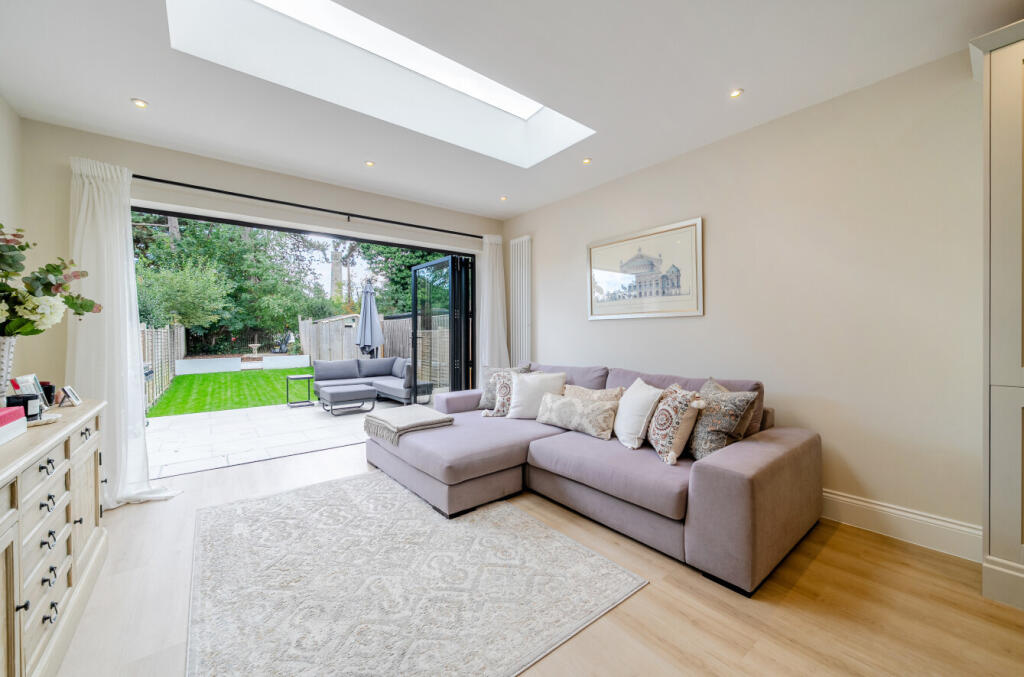 House in London - View 3
