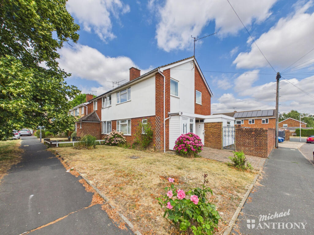 3-bed semi-detached on Pevensey Close, Aylesbury, £350,000