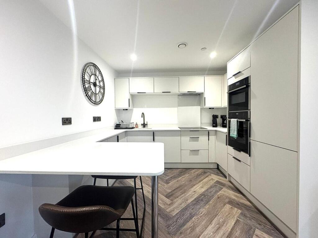 Main image of property: Park Place, Cardiff