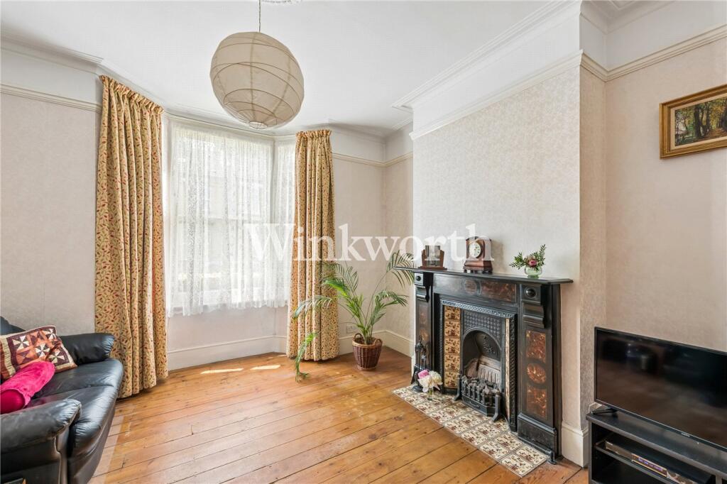 House in London, West Green - View 4
