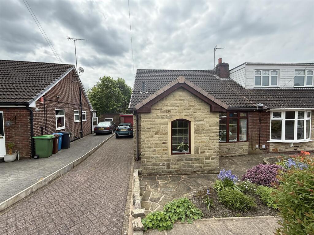 Main image of property: Springhead Avenue, Springhead, Oldham