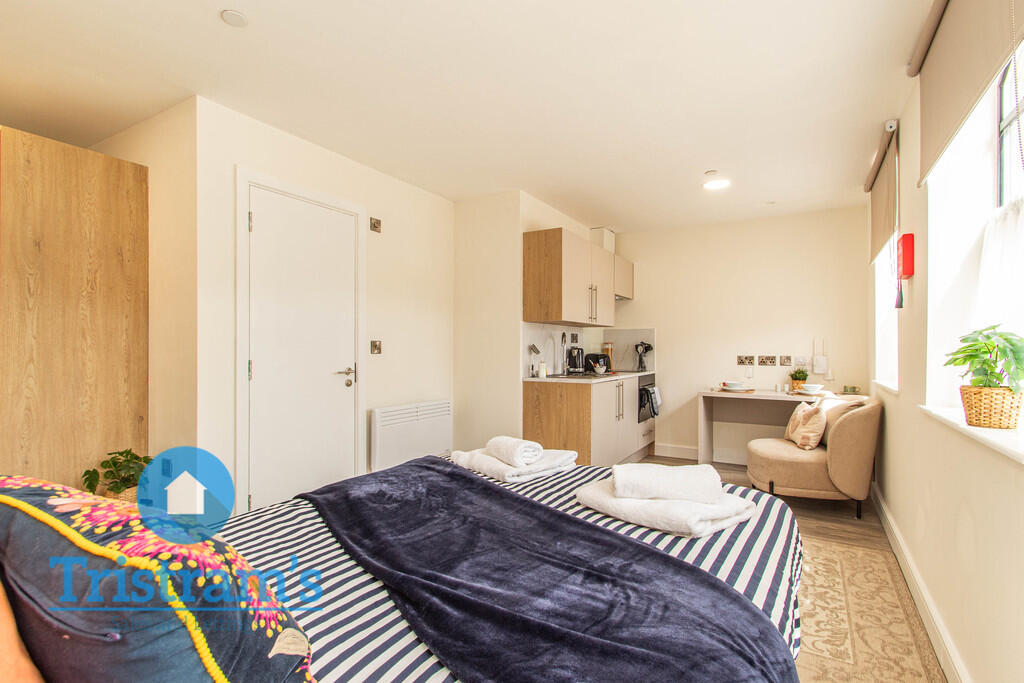 Apartment in Nottingham, Hockley, St Ann's - View 3