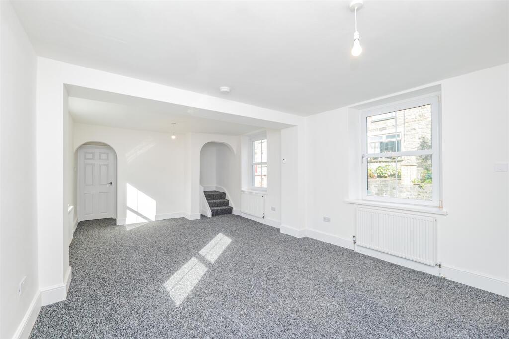 House in Newport - View 2