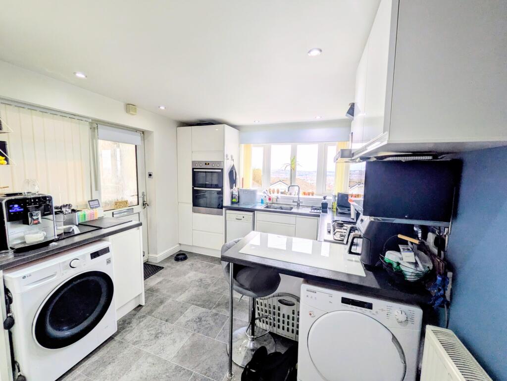 Additional image 4 of Frensham Grove, Bradford, BD7