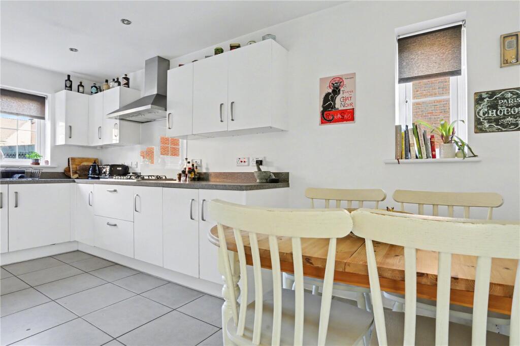 Almond Drive, Cringleford, Norwich, Norfolk, NR4 photo 3