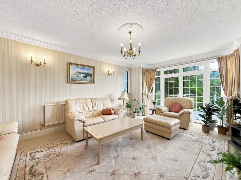 House in Pontllanfraith, Springfield - View 3