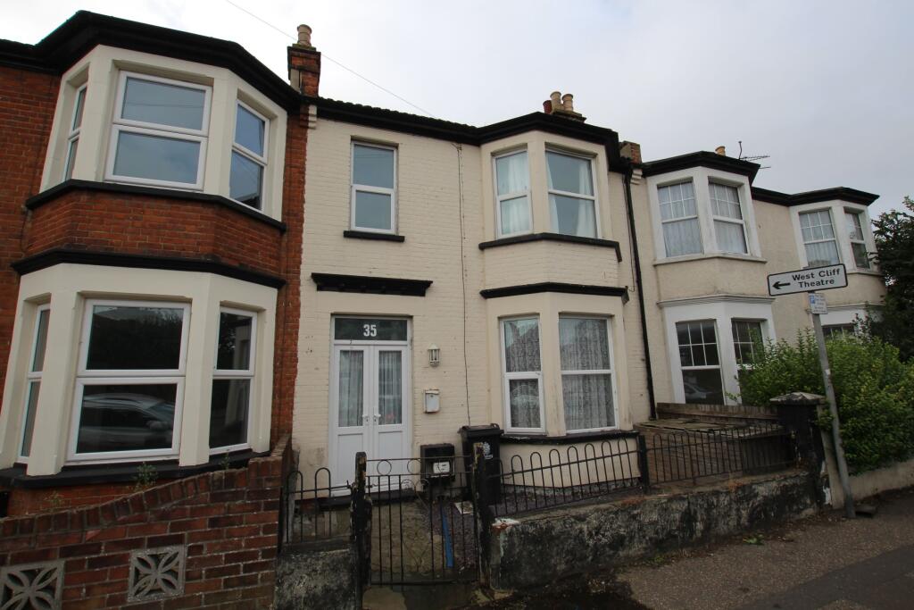 4-bed terraced on West Avenue, Clacton-on-Sea, £225,000