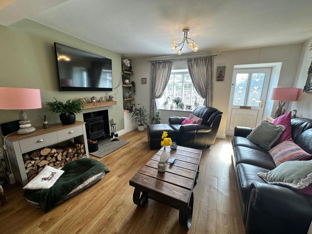 House in Llandrindod Wells - More