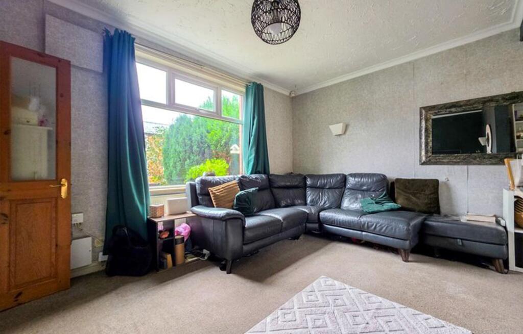 Glenboro Avenue, Bury, BL8 photo 5