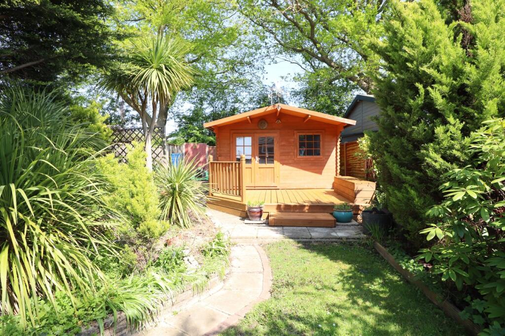 Main image of property: Wellington Road, Rayleigh, SS6