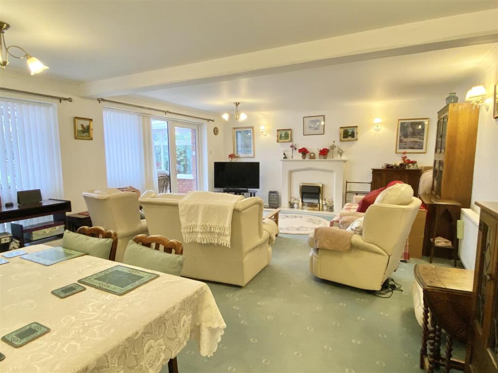 6a Salcombe Drive, Shrewsbury, SY2 6SH photo 2