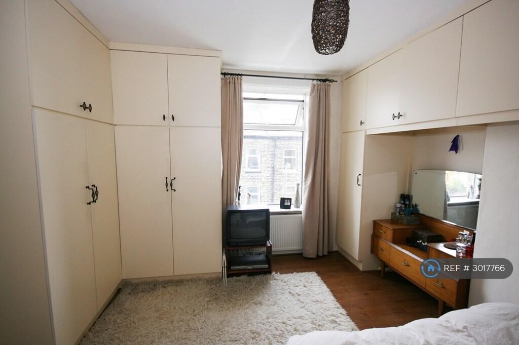 House in Bradford - View 5