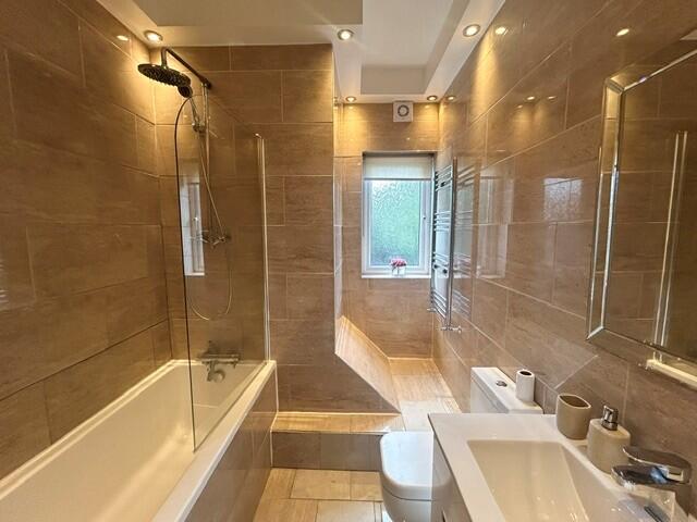 House in London - View 5