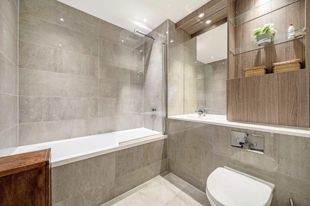 Apartment in London - More