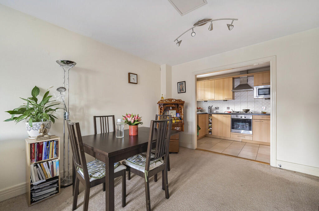 Apartment in London, Royal Borough of Kingston upon Thames - View 5