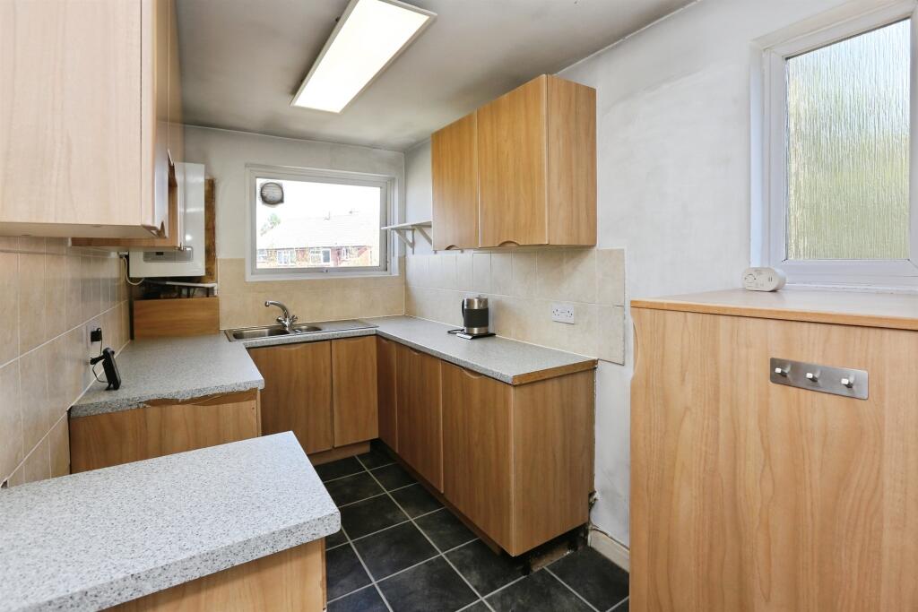 Apartment in Southampton, Cranbourne Park, Hedge End - View 2