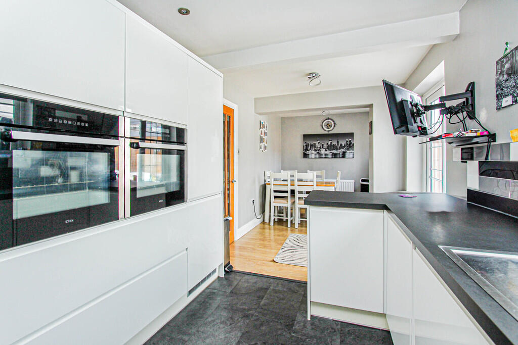 Mountfield Road, Irthlingborough photo 4