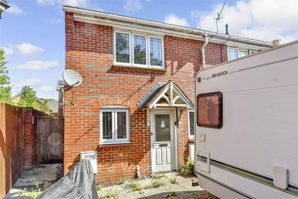 Main image of property: Grebe Close, Waterlooville, Hampshire