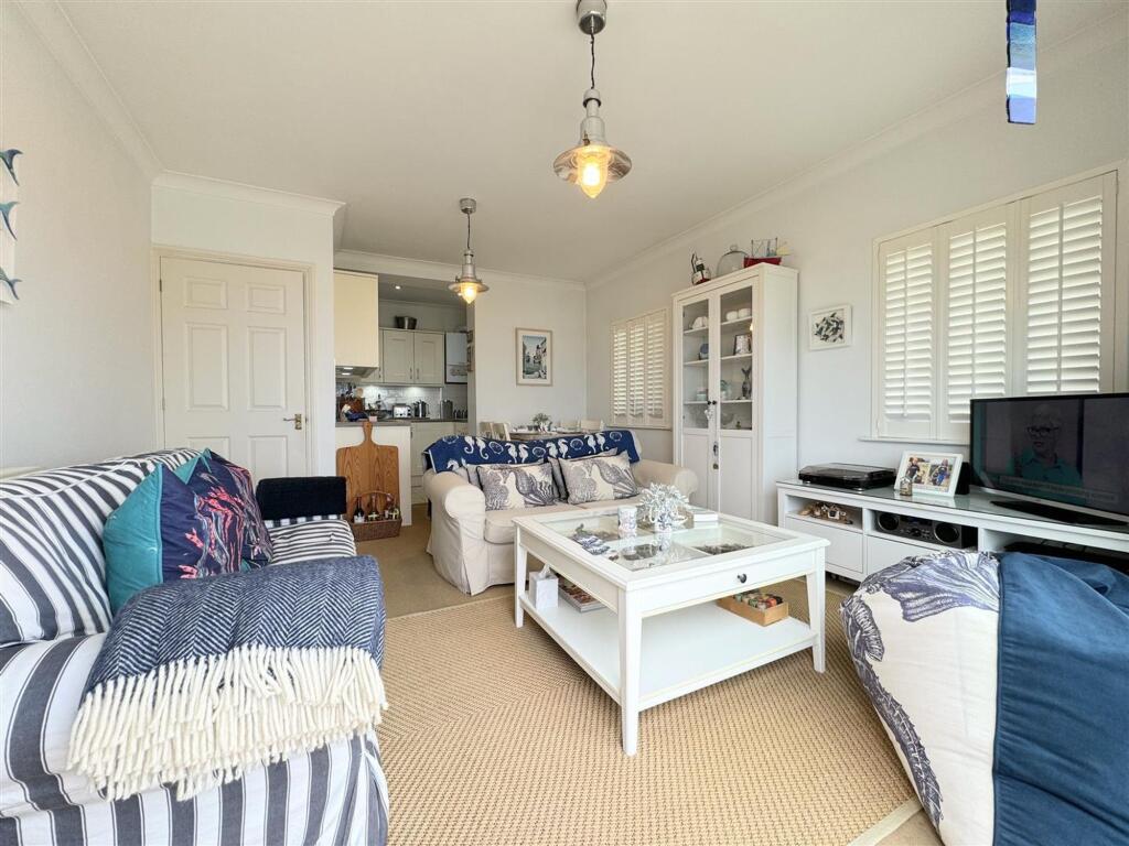 Apartment in Truro - View 3