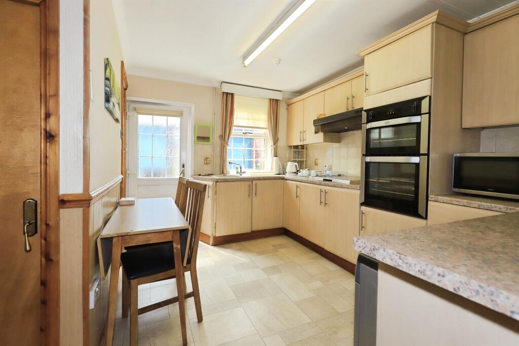 House in Wyre Forest, Aggborough, Kidderminster - View 5