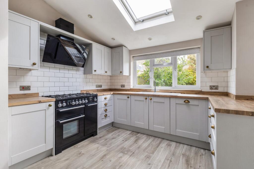 House in Gloucester - View 3