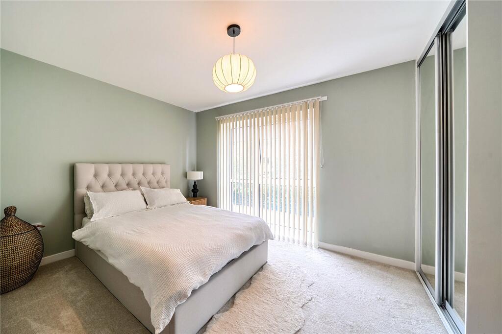 Apartment in London - View 5