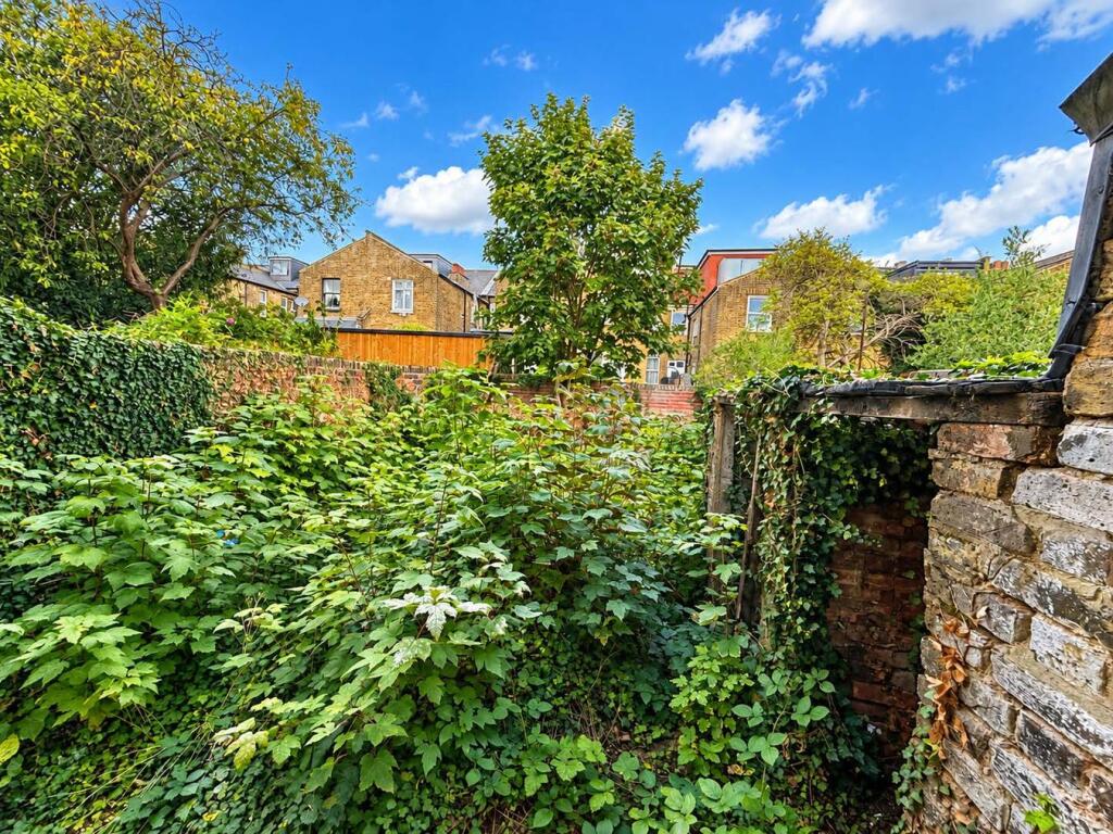 Apartment in London - View 2