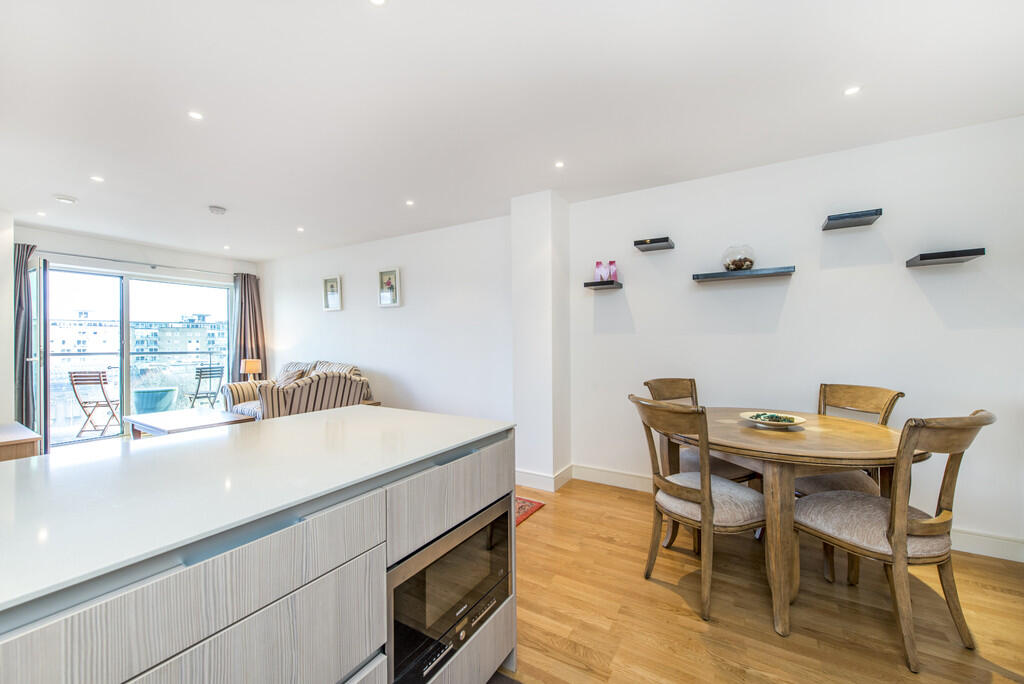 Main image of property: Spinnaker House, Battersea Reach