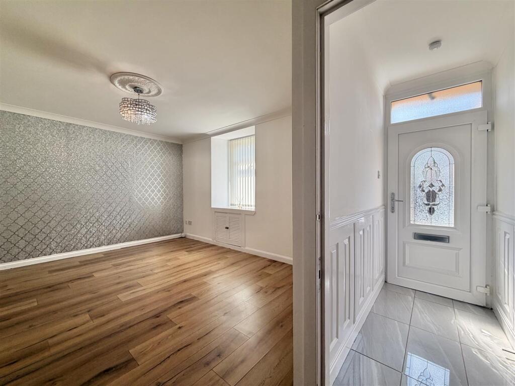 House in Larkhall, South Lanarkshire - View 3