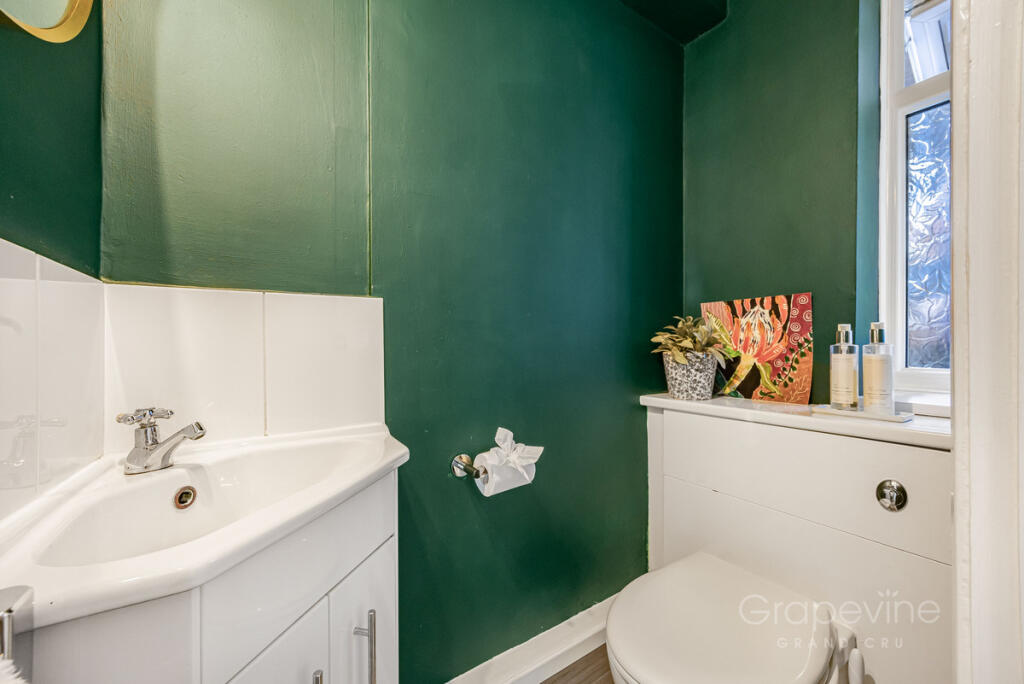 House in Twyford, Wokingham - View 4
