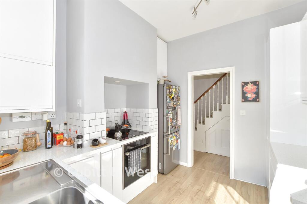 House in Mid Sussex, Blackwell, East Grinstead - View 4