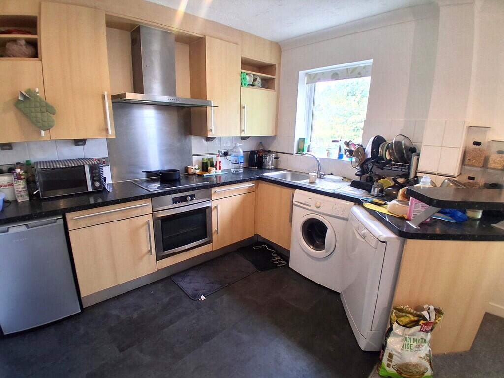 Apartment in Cambridge, Romsey - View 3