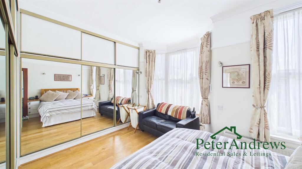 House in London - View 5