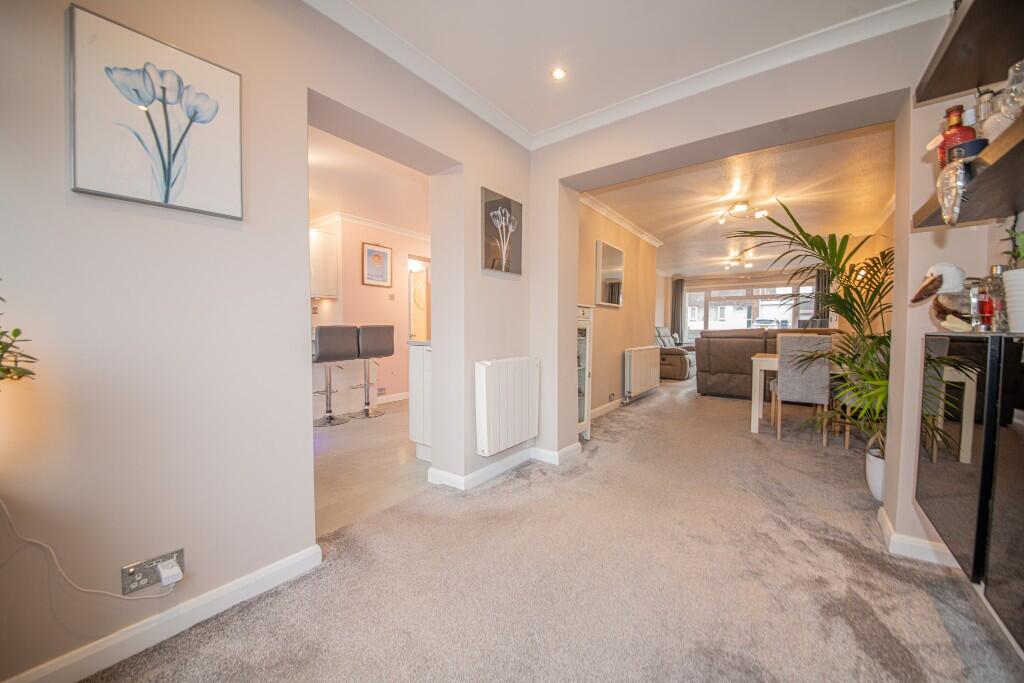Carisbrooke Crescent, Chandlers Ford, SO53 photo 5