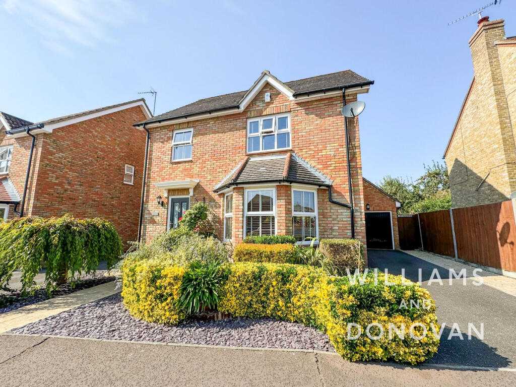 4-bed detached on Millview Meadows, Rochford, SS4 1, £450,000