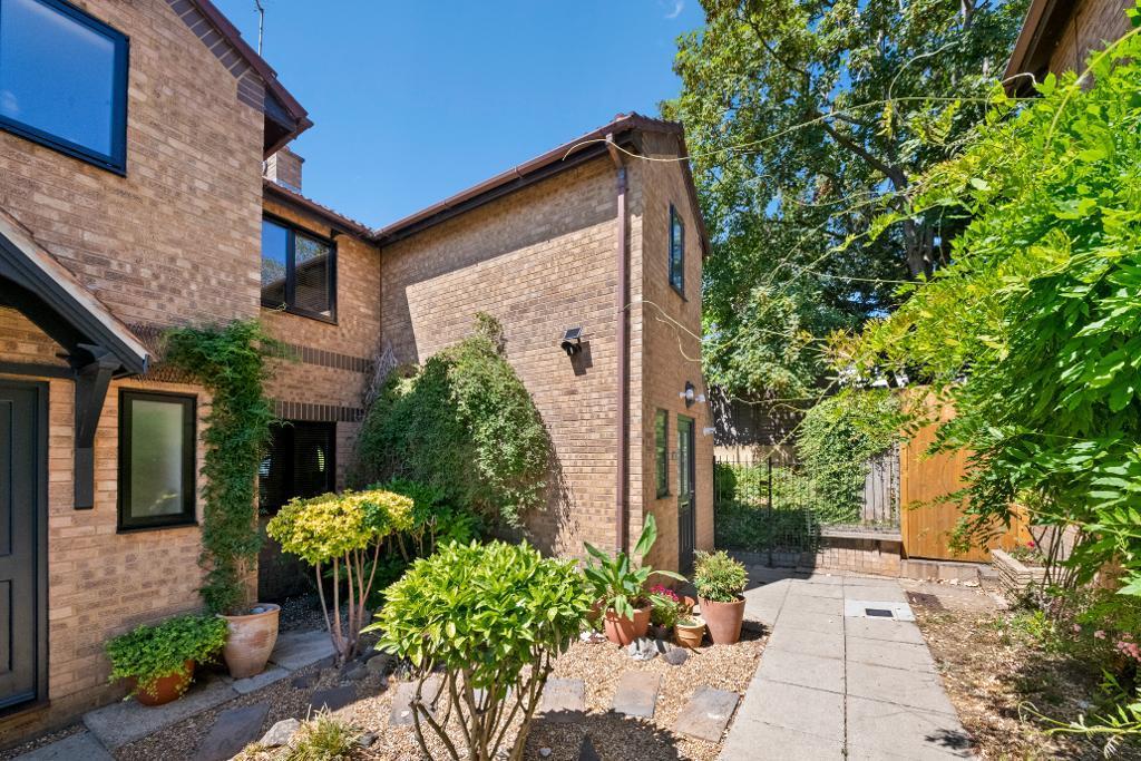 House in London, Hanwell - More