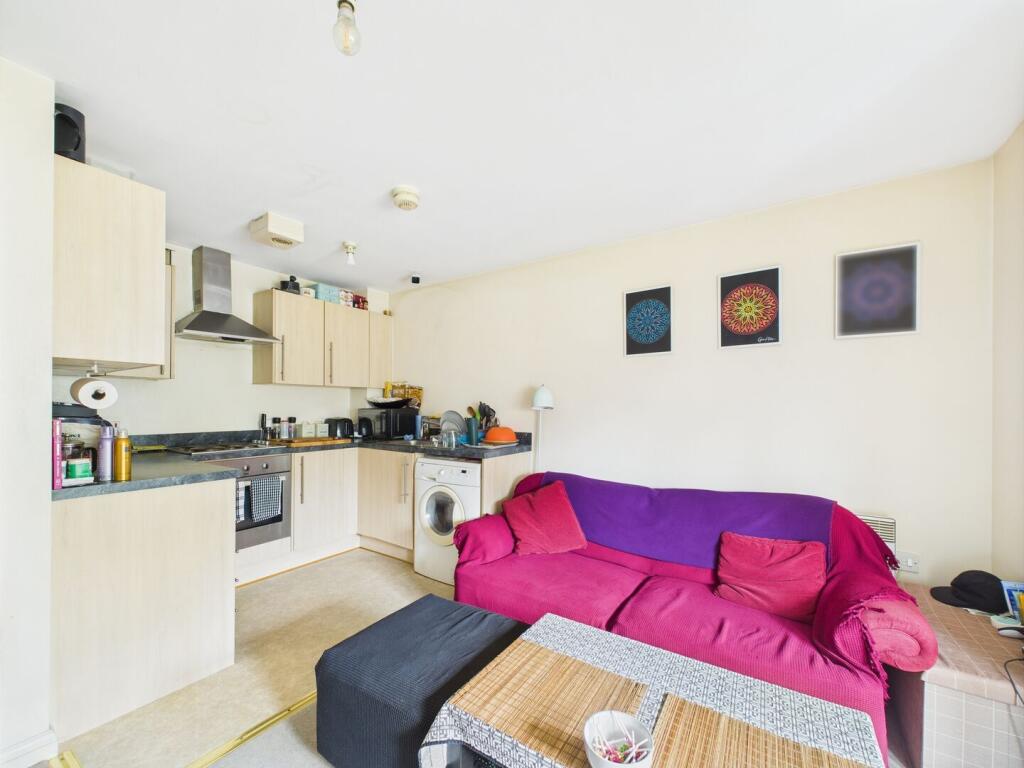 Alice Court, Alice Street, Bilston, WV14  photo 3