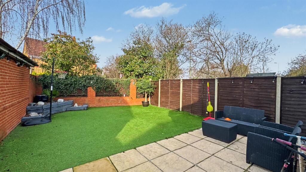 The Topiary, Farnborough photo 2