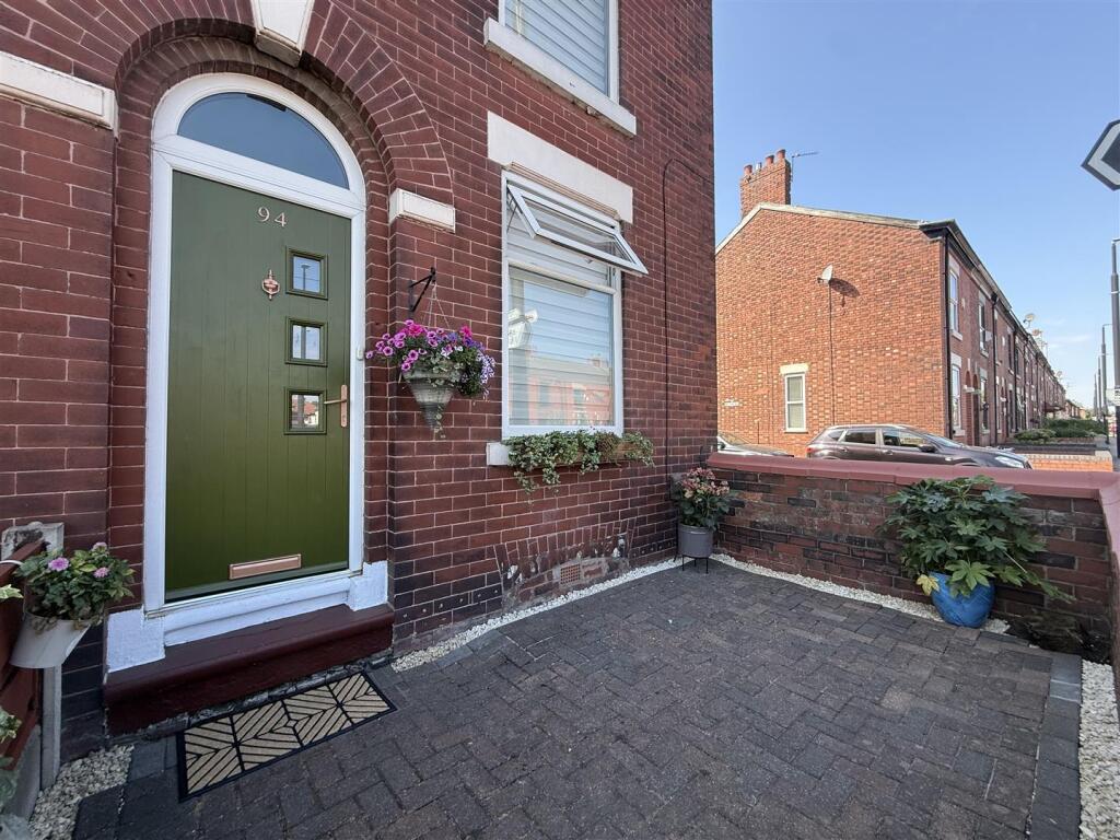 Main image of property: Droylsden Road, Audenshaw