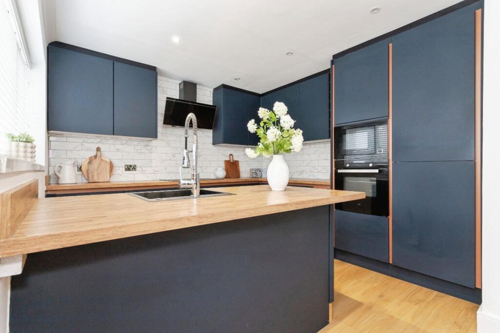 Chingford Grove, Elm Tree, TS19 photo 3