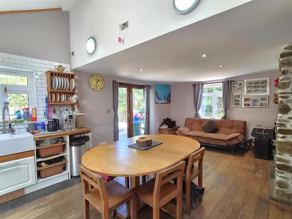House in Plymouth - View 5