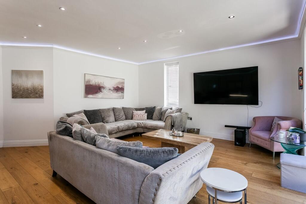 House in Edinburgh, Northfield/Willowbrae - More