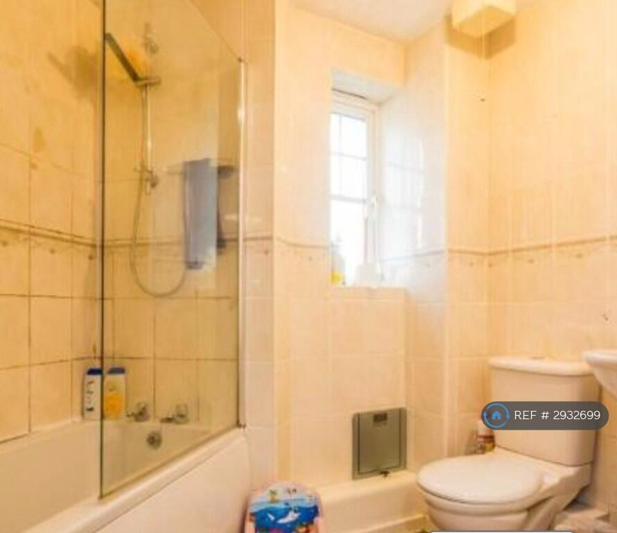 Apartment in Newcastle upon Tyne - View 4