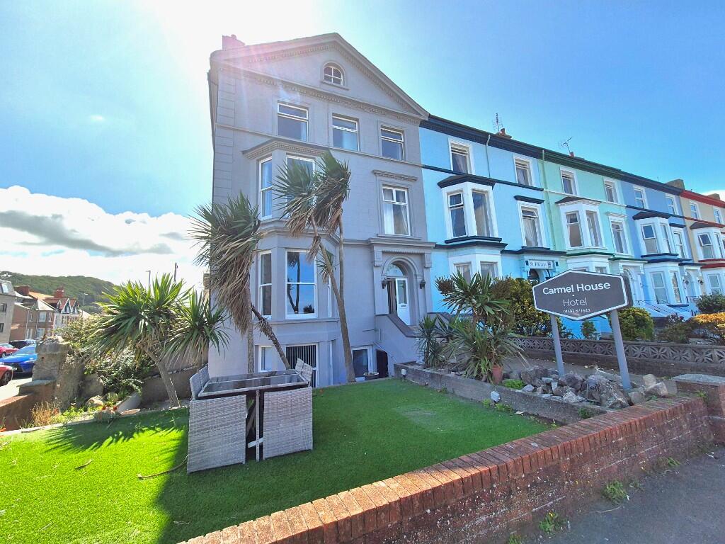 Main image of property: CONWY - BED & BREAKFAST LOCATED ON LLANDUDNO'S NORTH SHORE 