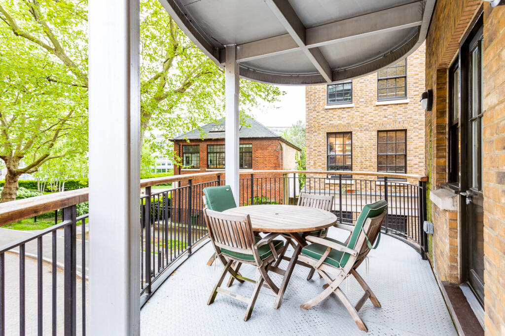 Apartment in London - More