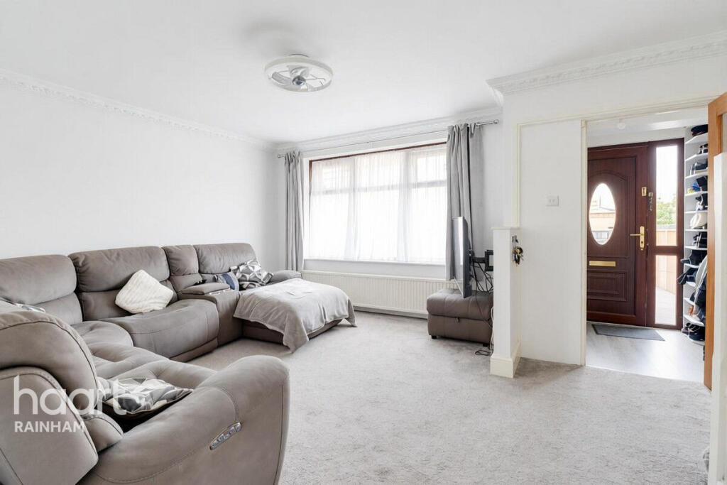 House in Rainham - View 3