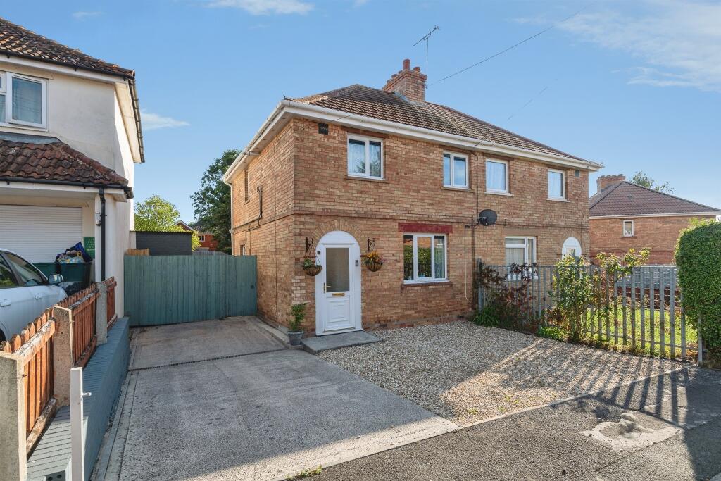 House in Taunton, Lyngford
