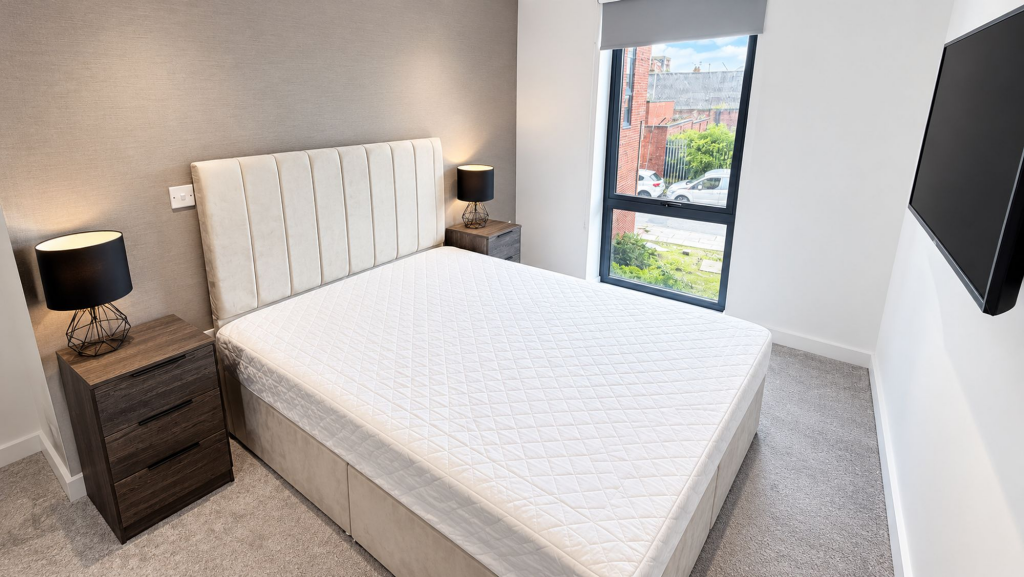 Apartment in Liverpool - More
