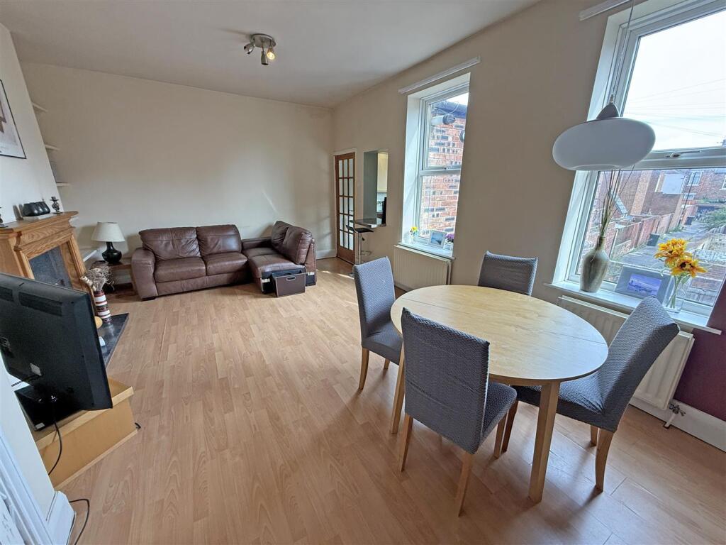 Apartment in North Tyneside, North East - View 3